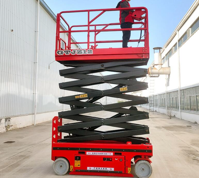 东英镇自行走移动式升降机