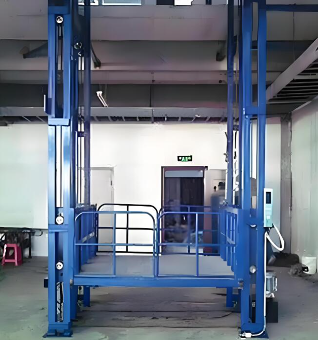 东英镇导轨式升降货梯